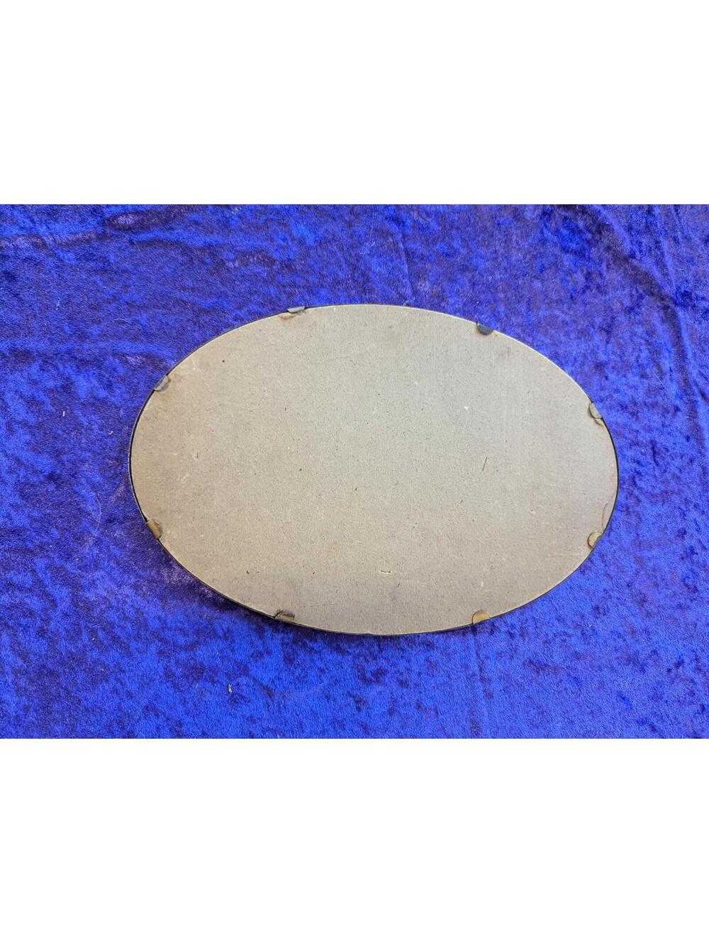 Vintage Oval Frame with Backing - Picture 3 of 8